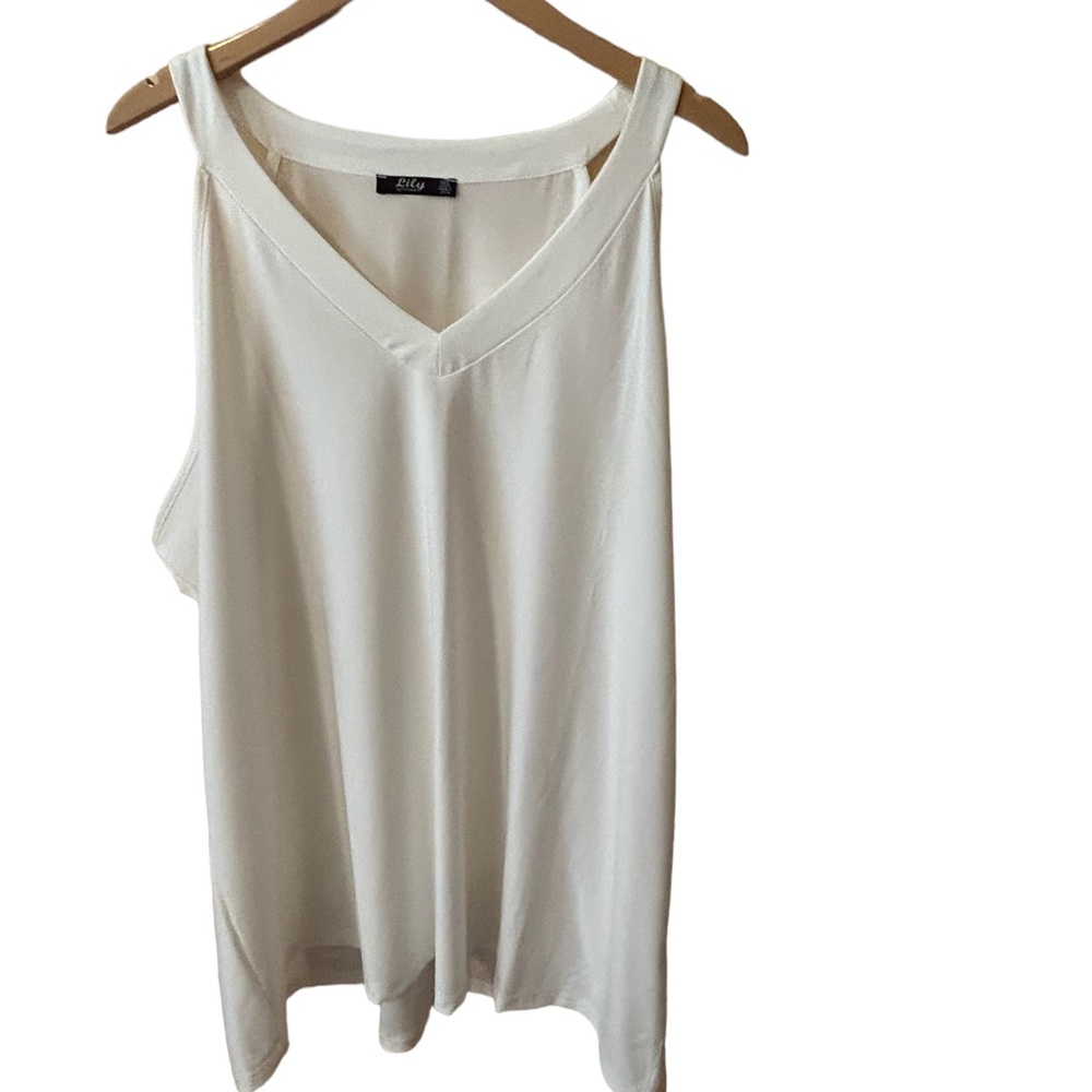Lily By Firmiana -Cream Colored V-Necked Sleeveless Top - Picture 3 of 9